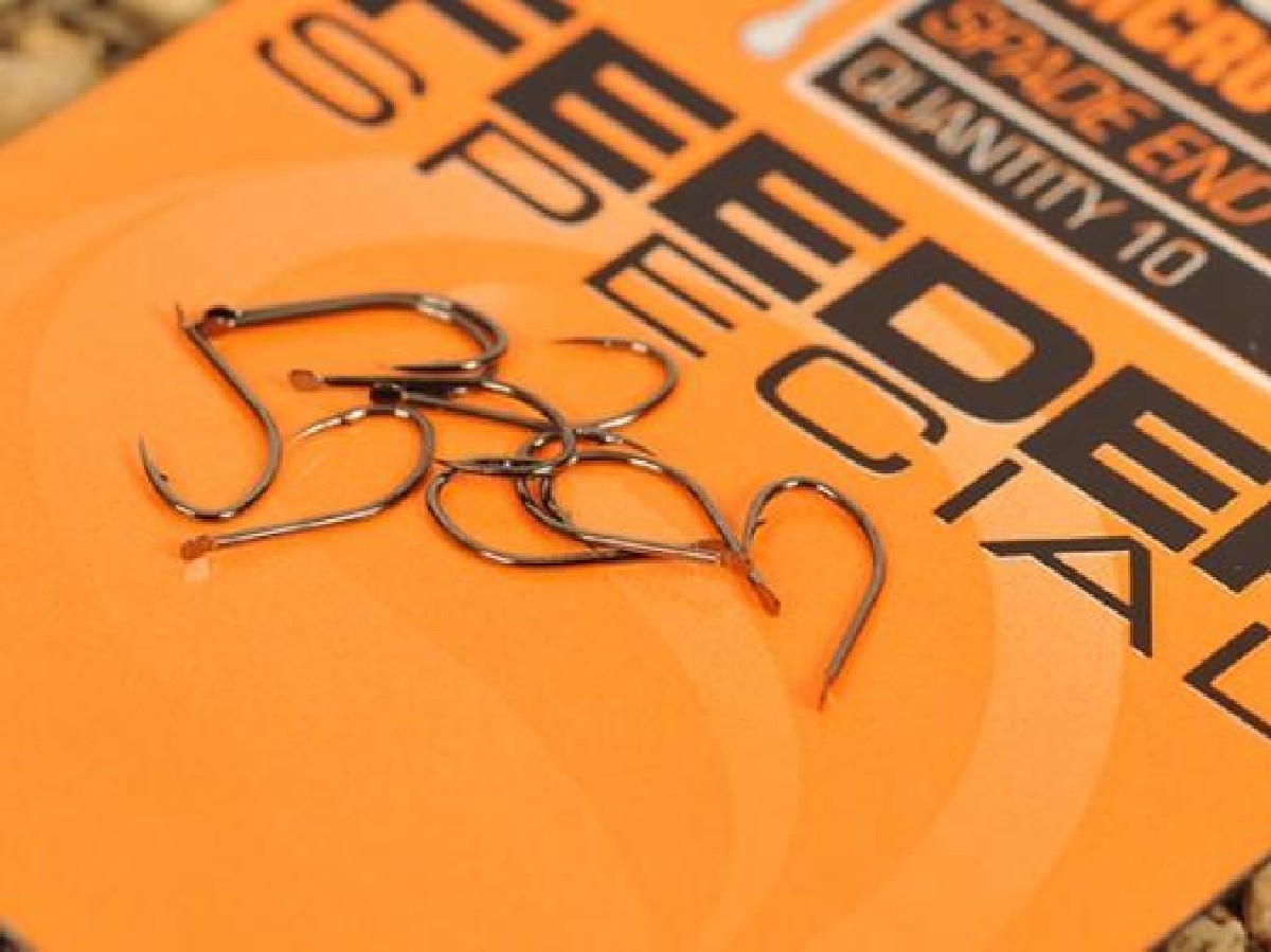 Guru LWGF Feeder Special (barbed) Size 18