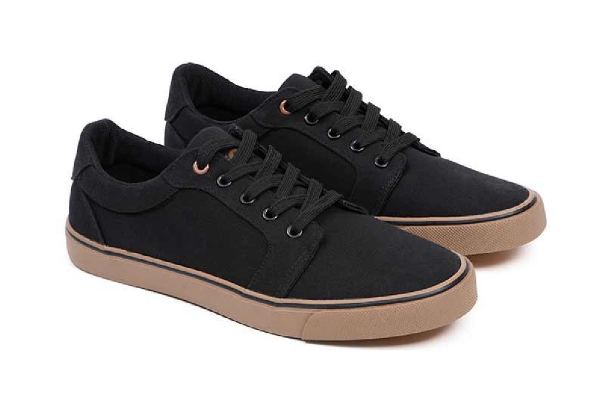 Fox Black Canvas Shoe Size 41